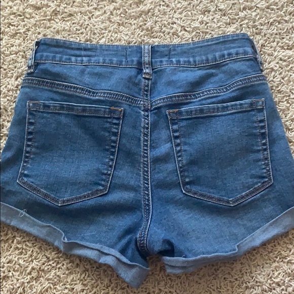 High waisted jean shorts - Picture 3 of 3